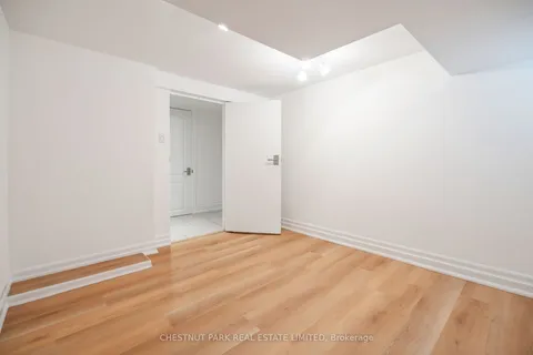 439 Melrose Avenue, ON M5M 1Z8