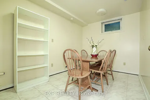 4458 Bathurst Street, ON M3H 3S2