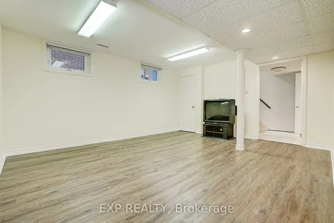 4458 Bathurst Street, ON M3H 3S2