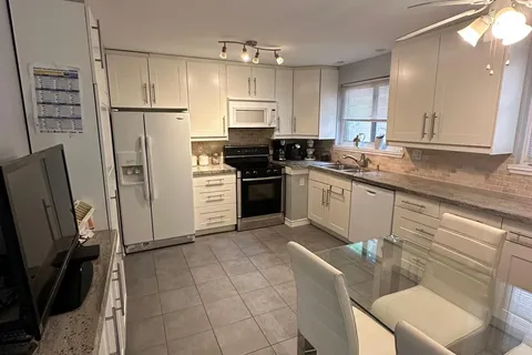 92 Elise Terrace, ON M2R 2X1