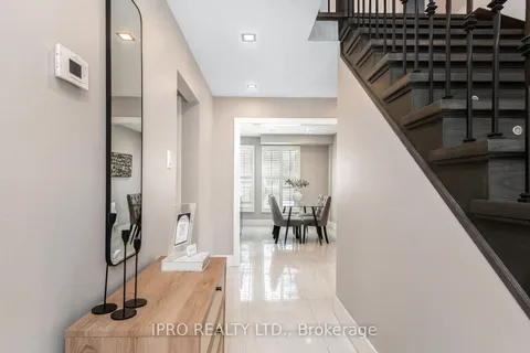 103 Allingham Gardens, ON M3H 1X9