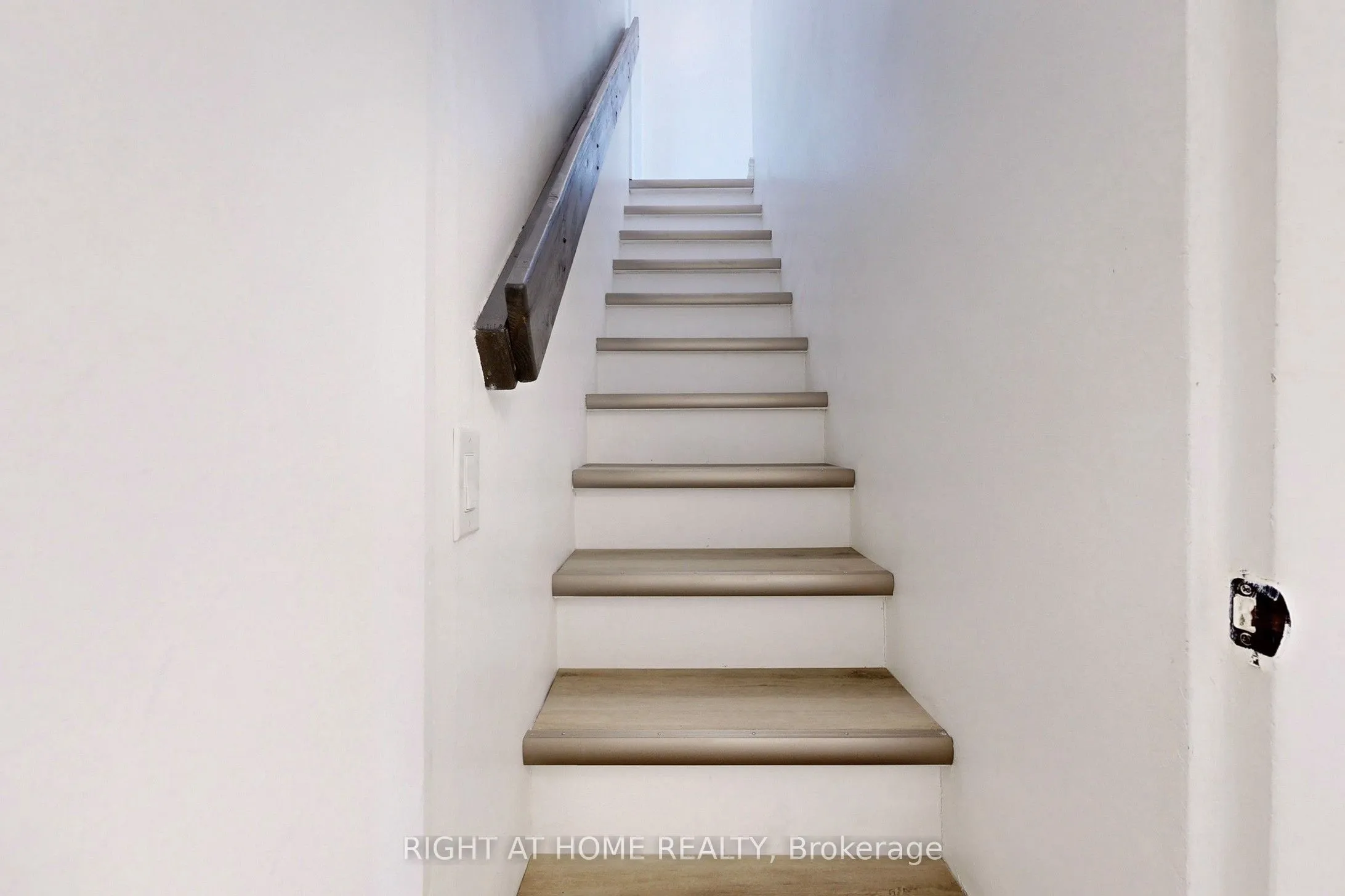 656 Crawford Street, ON M6G 3K2