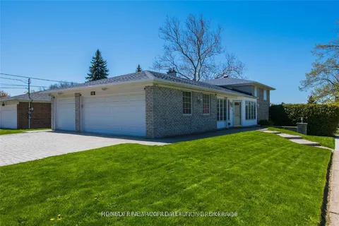 18 Olsen Drive, ON M3A 3J2