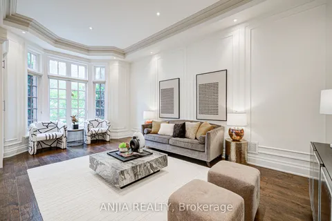 7 Swiftdale Place, ON M3B 1M3