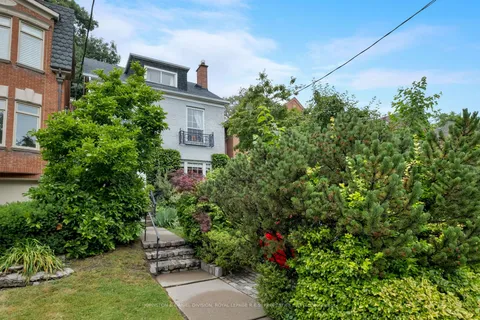 122 Farnham Avenue, ON M4V 1H4