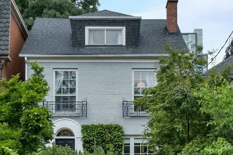 122 Farnham Avenue, ON M4V 1H4