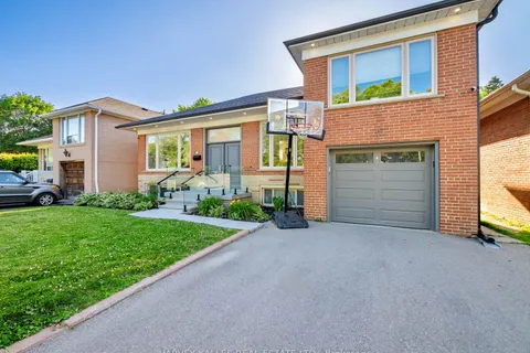 24 Yeomans Road, ON M3H 3J5