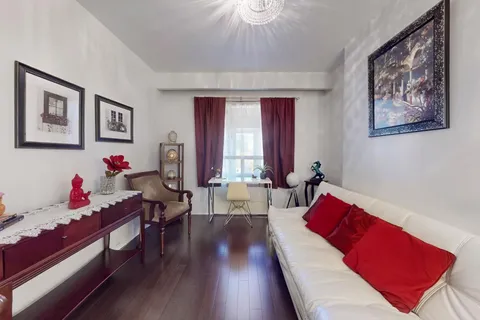 286 Glenholme Avenue, ON M6E 3C8