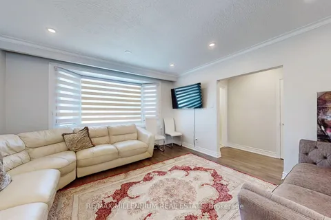 341 Moore Park Avenue, ON M2R 2R5