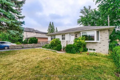 341 Moore Park Avenue, ON M2R 2R5