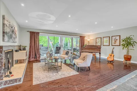 8 Silverdale Crescent, ON M3A 3H1