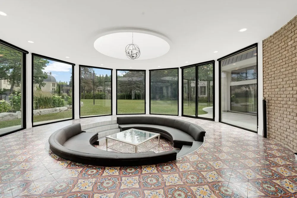 38 Park Lane Circle, ON M3C 2N2