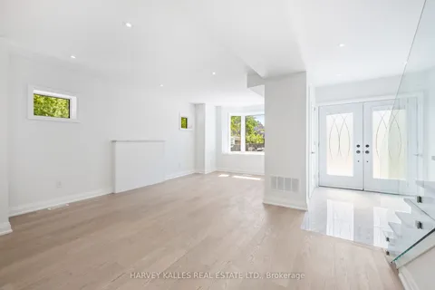 101 Clifton Road, ON M4T 2G3