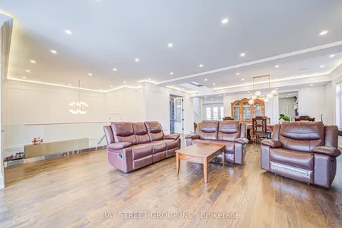 149 Alexis Boulevard, ON M3H 2R1