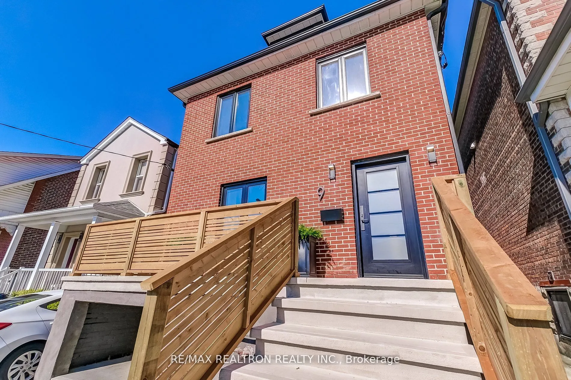 9 Blandford Street, ON M6E 3A6