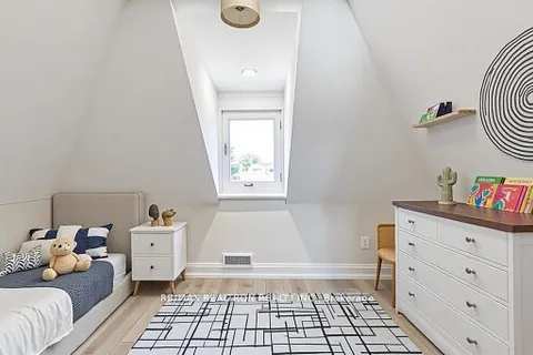 9 Blandford Street, ON M6E 3A6