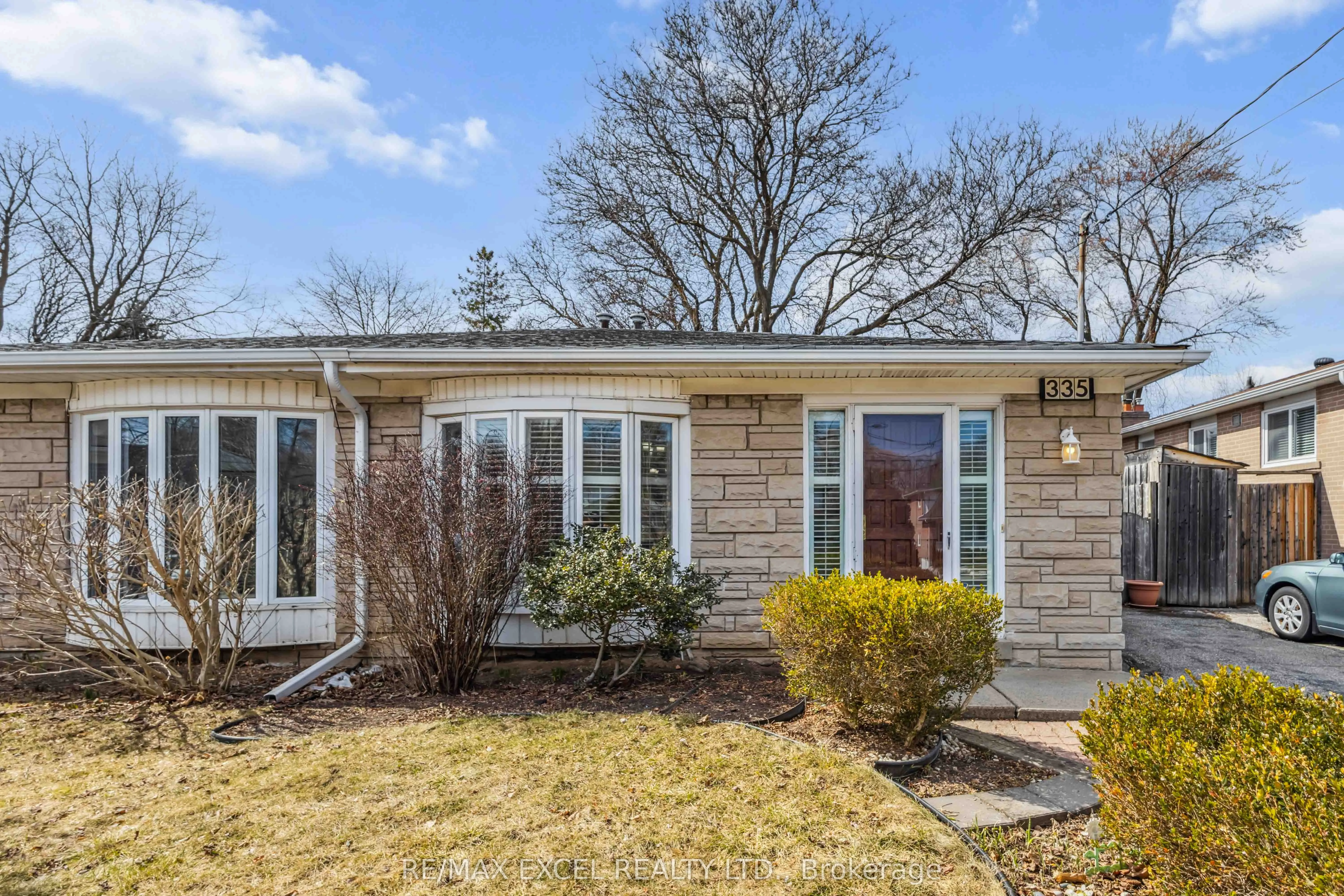335 Woodsworth Road, ON M2L 2T7