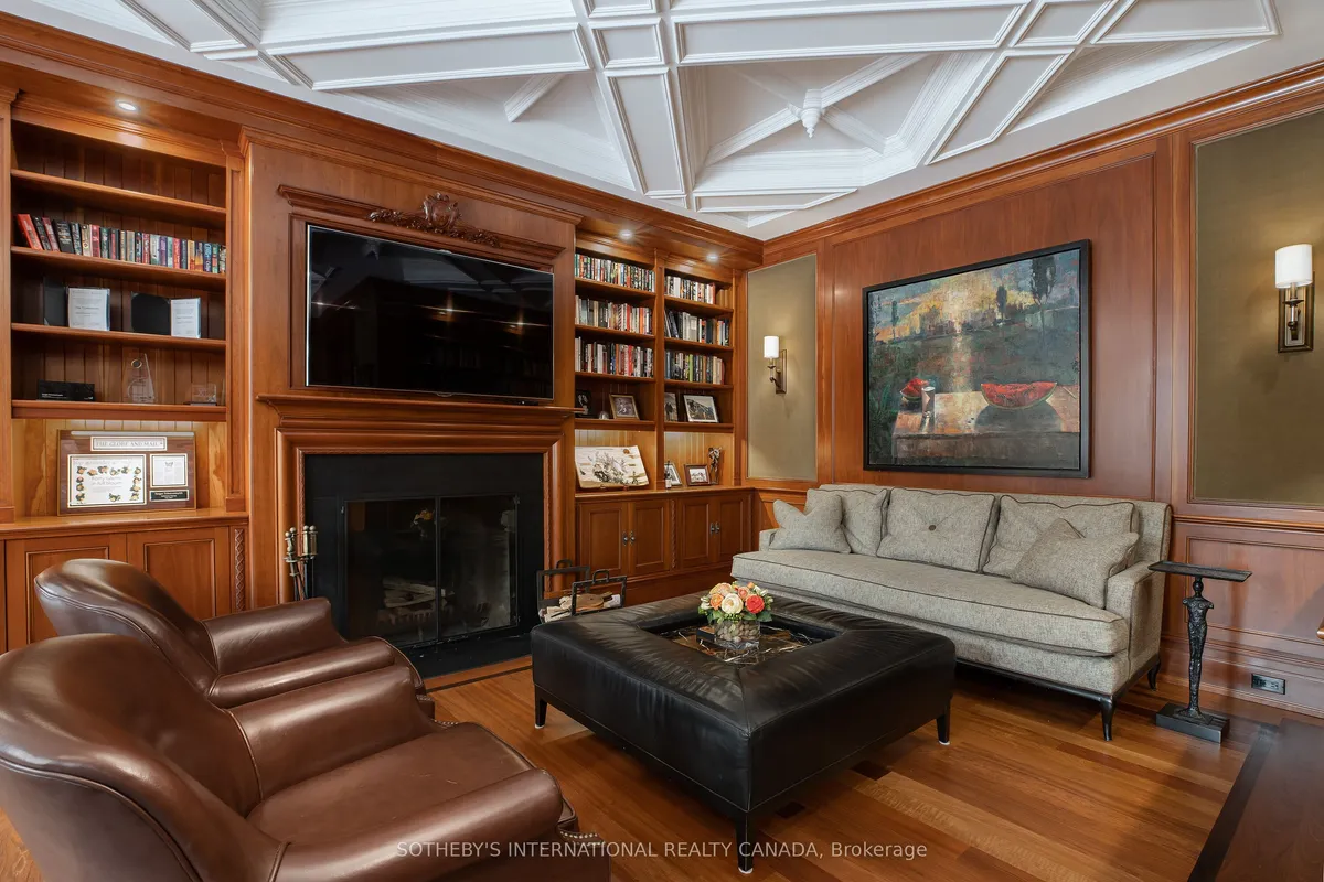 45 Bayview Ridge, ON M2L 1E3