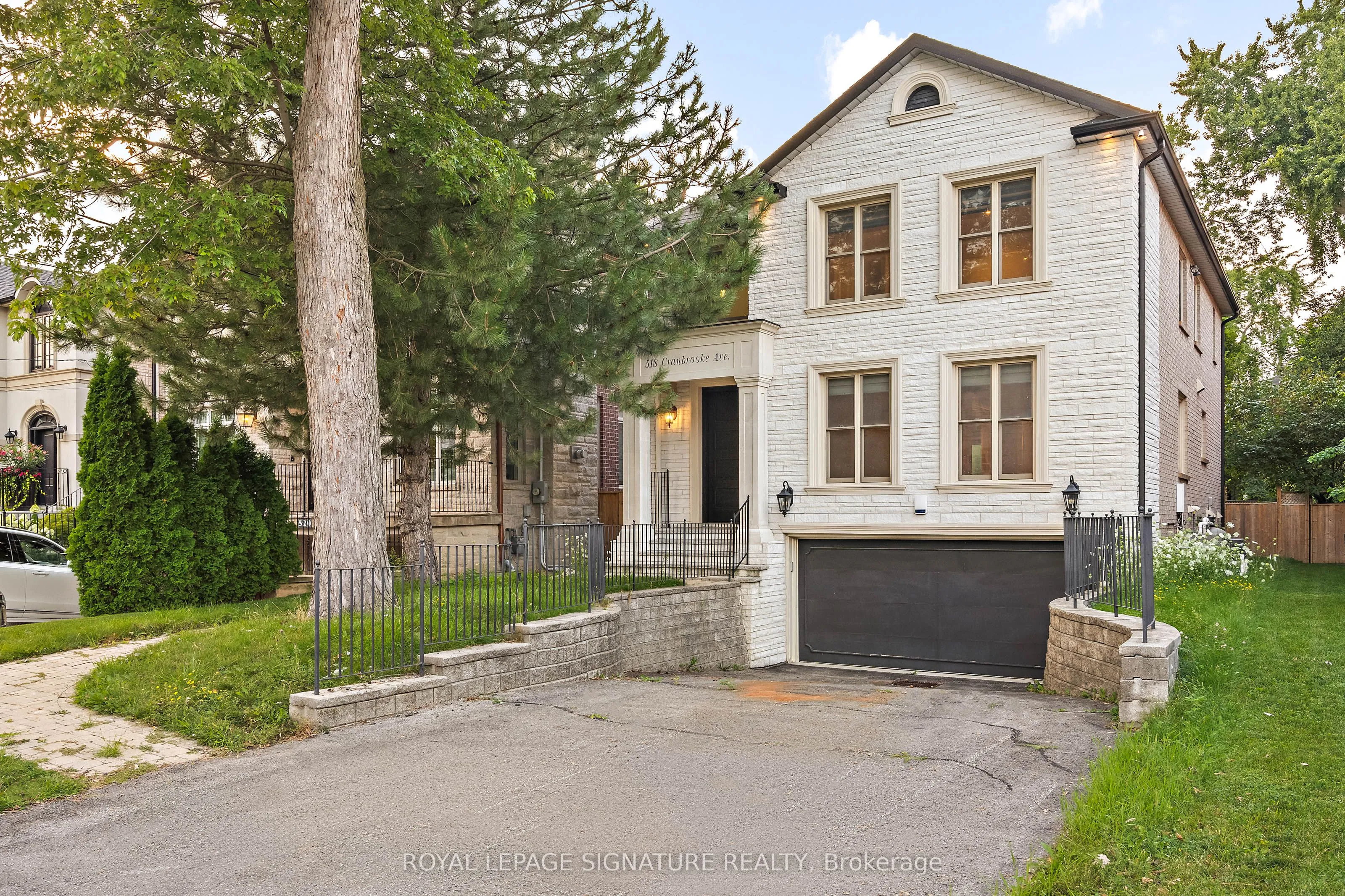 518 Cranbrooke Avenue, ON M5M 1N8