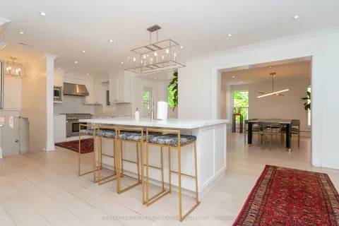 7 Glenarden Road, ON M6C 3J8