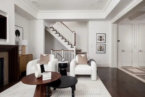 22 Birch Avenue, ON M4V 1C8