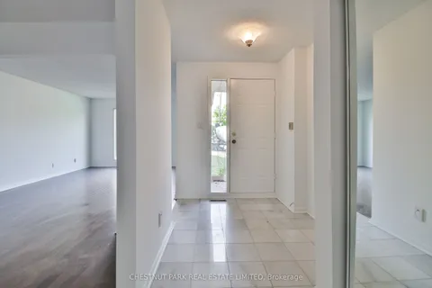 18 Dervock Crescent, ON M2K 1A7