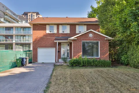 18 Dervock Crescent, ON M2K 1A7