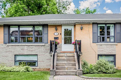 74 Alexis Boulevard, ON M3H 2P7