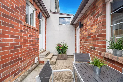 561 Oakwood Avenue, ON M6E 2X4