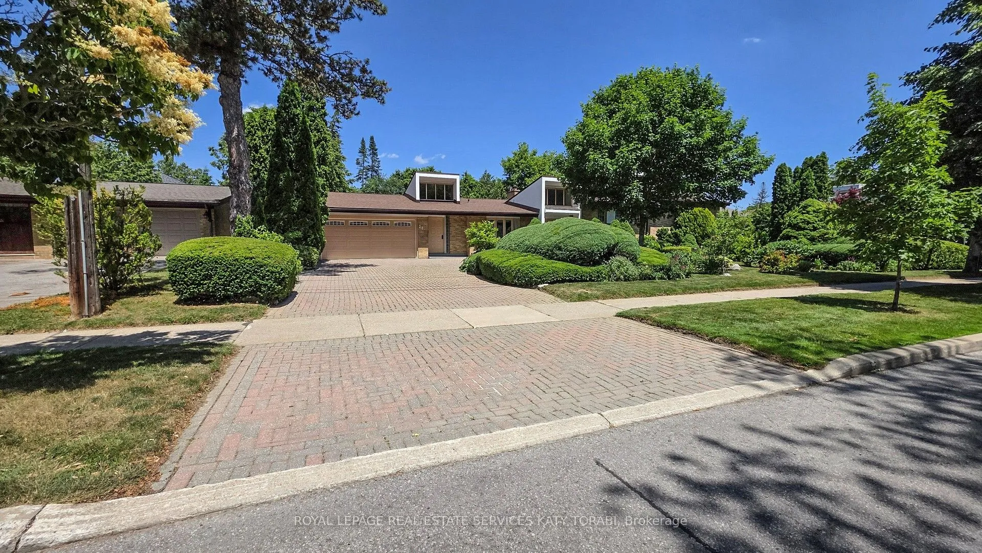 21 Banbury Road, ON M3B 2K5