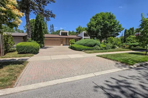21 Banbury Road, ON M3B 2K5