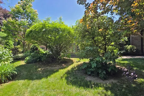 21 Banbury Road, ON M3B 2K5