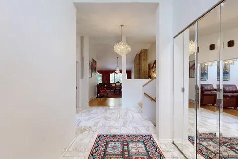 21 Banbury Road, ON M3B 2K5