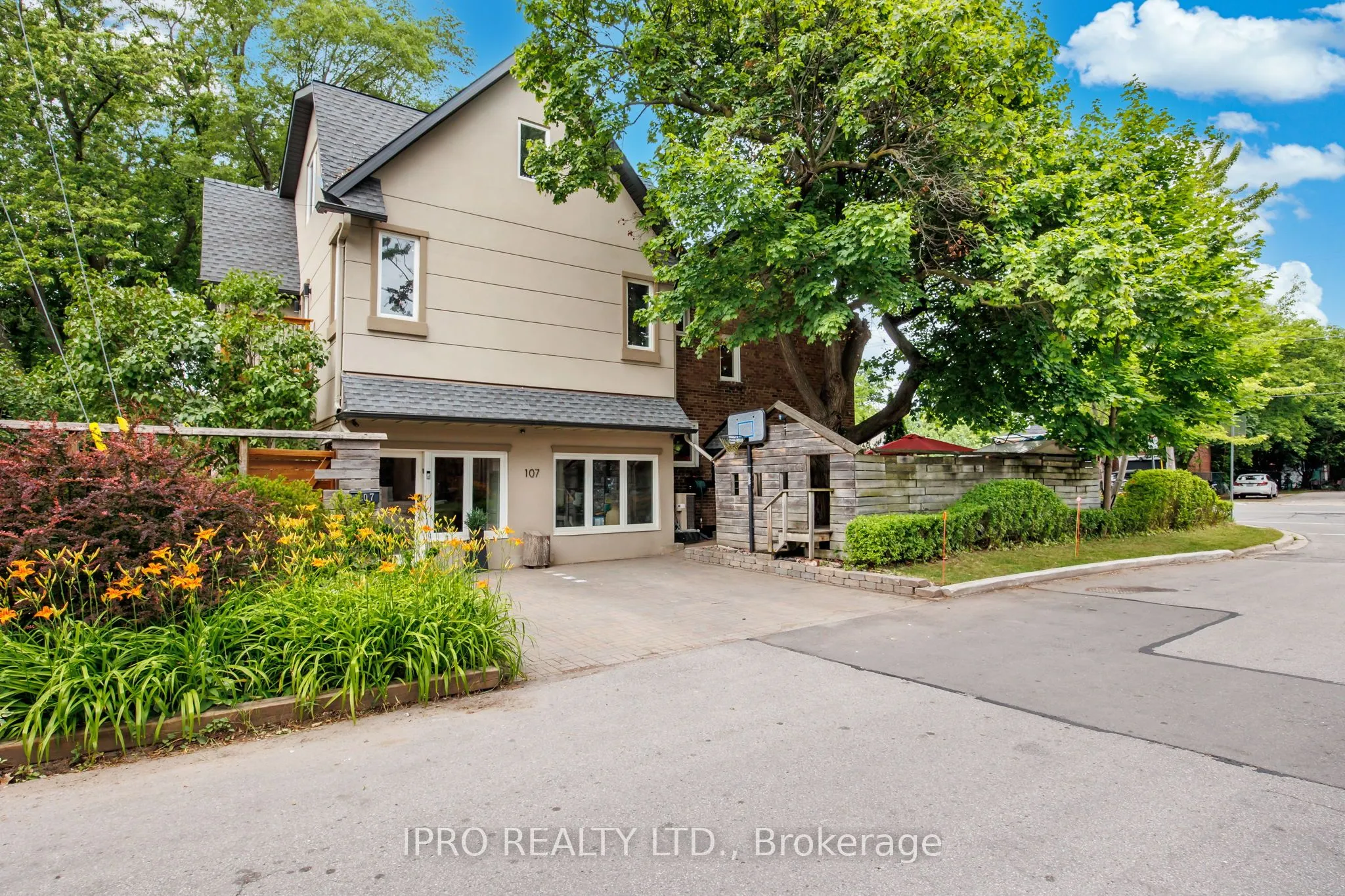 107 Otter Crescent, ON M5N 2W9