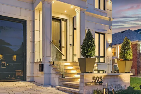 595 Broadway Avenue, ON M4G 2S4