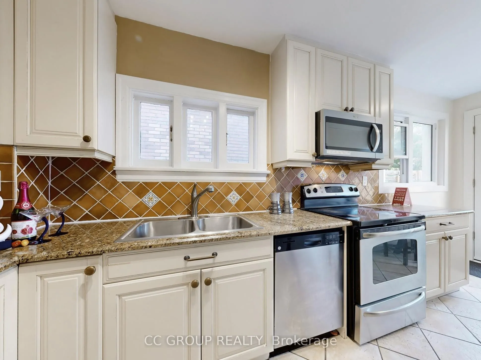 162 St Clair Avenue, ON M4T 1N8
