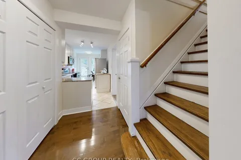 162 St Clair Avenue, ON M4T 1N8