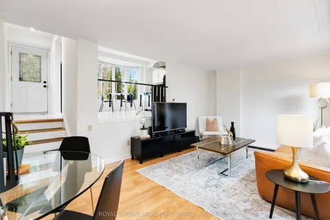 124 Marbury Crescent, ON M3A 2G4