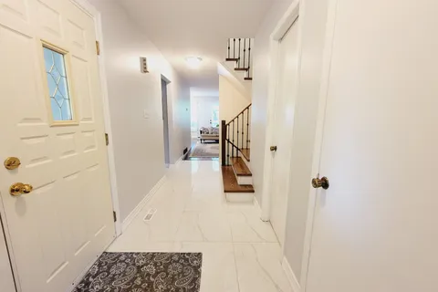 61 Applegate Crescent, ON M2H 2R5