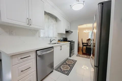 61 Applegate Crescent, ON M2H 2R5
