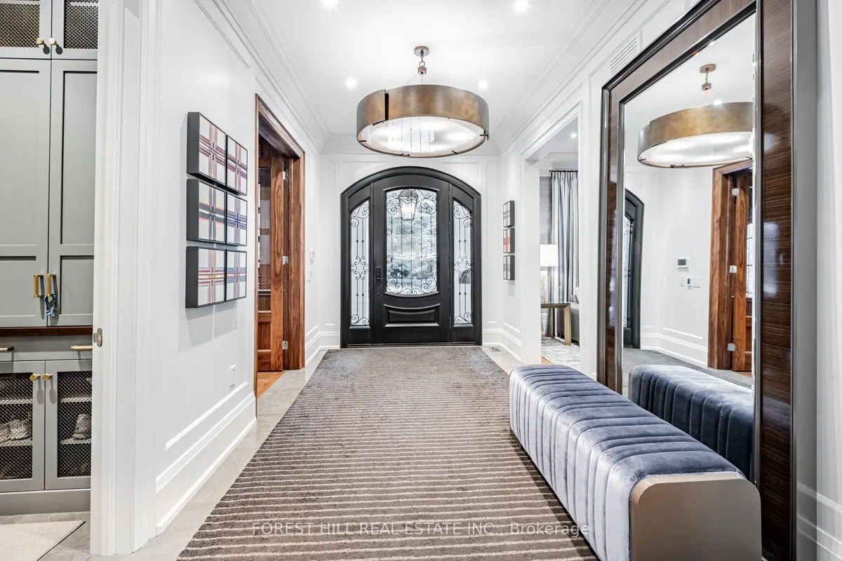 9 Dewbourne Avenue, ON M5P 1Z1