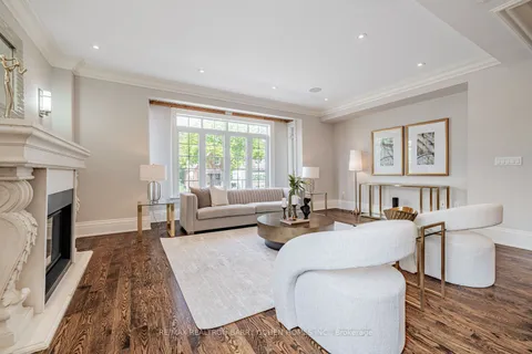 193 Bogert Avenue, ON M2N 1L1