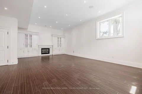 193 Bogert Avenue, ON M2N 1L1