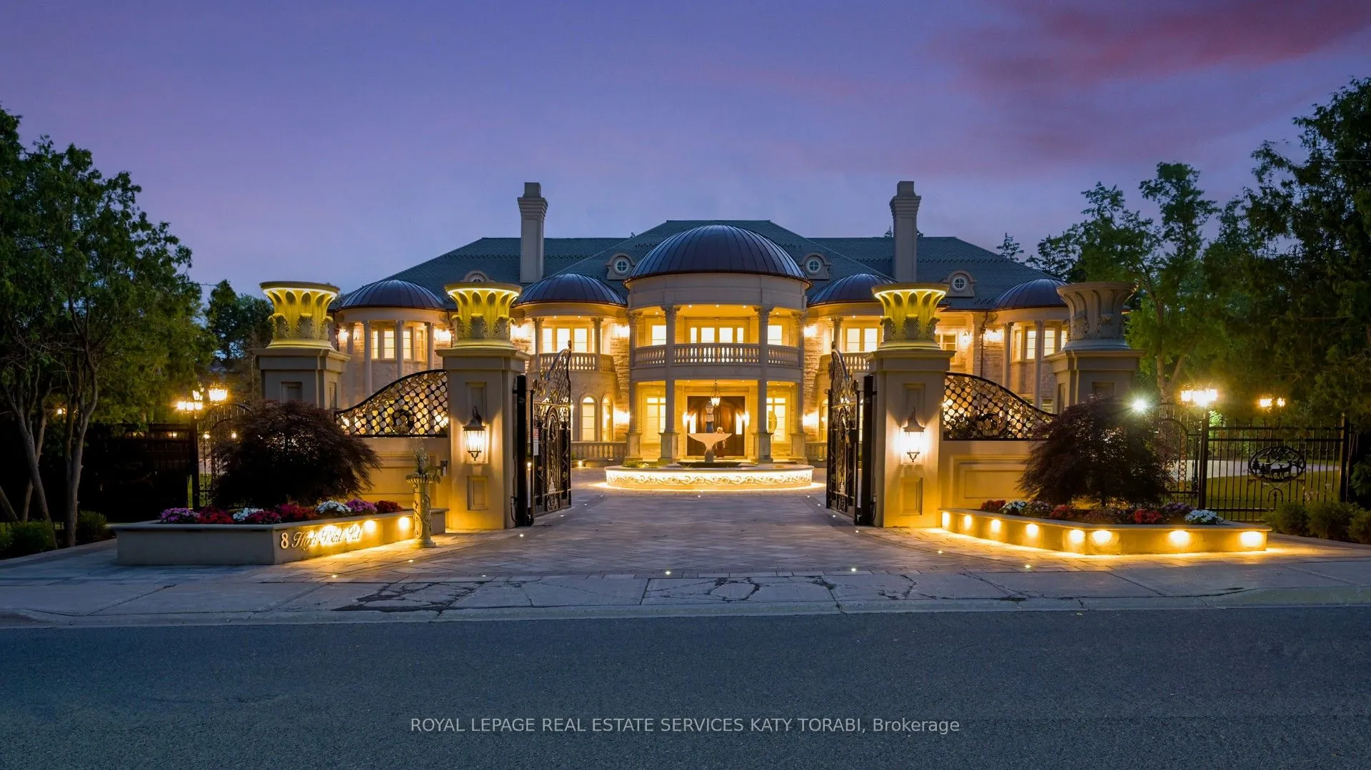 8 High Point Road, ON M3B 2A4