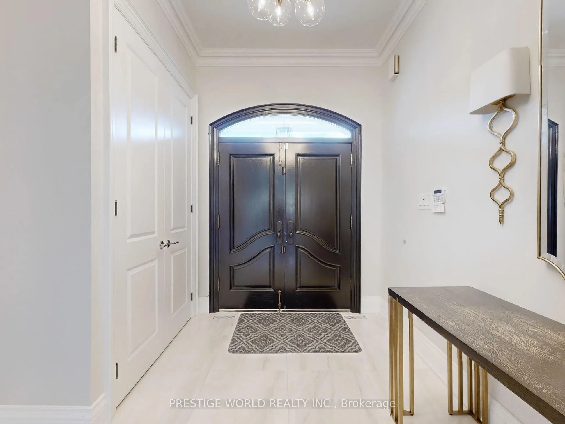 6 Blaine Drive, ON M3B 2G4