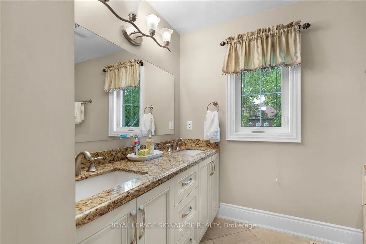 1 Marshfield Court, ON M3C 2E2