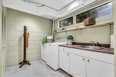 141 Three Valleys Drive, ON M3A 3C1