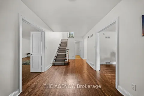 7 Gerald Street, ON M2L 2M4