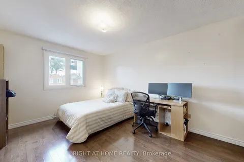 9 Festival Drive, ON M2R 3T9