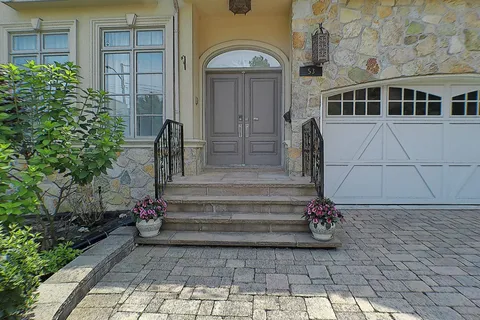 53 McKee Avenue, ON M2N 4C1